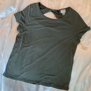 Green shirt open back